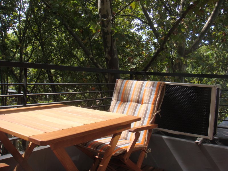 Balcony dining